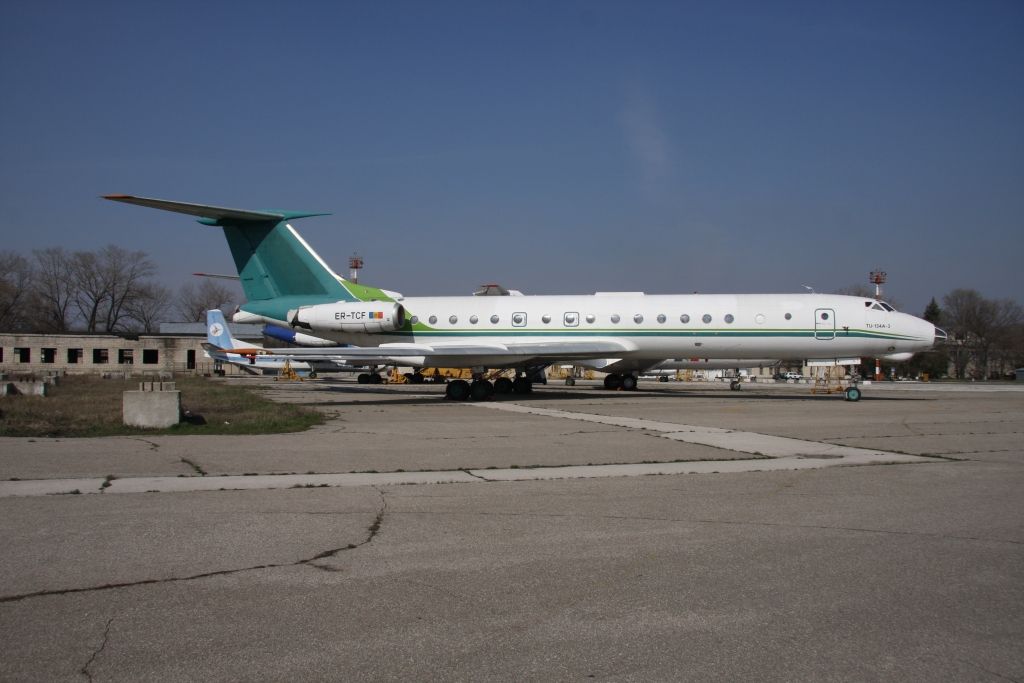 TU-134A-3 Vichy Air Company ER-TCF Bild fr-1161